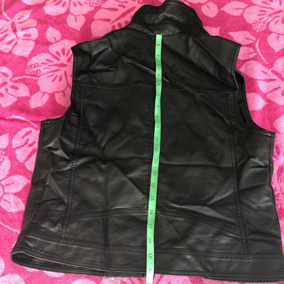 Vest - Picture 4 of 9